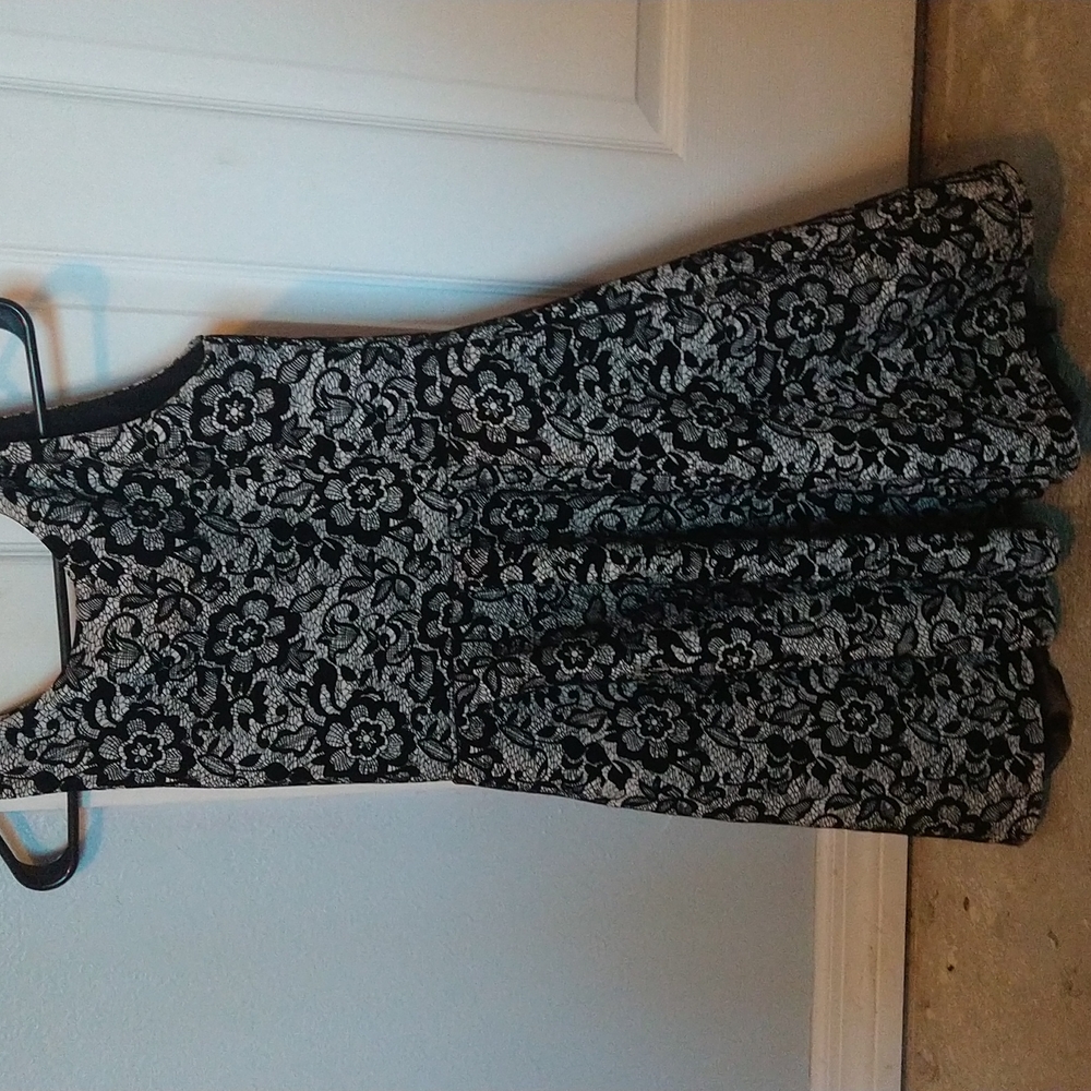 Black and white floral dress - Picture 2 of 2